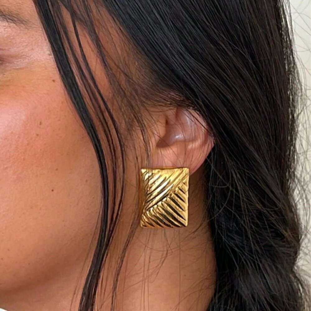 Yellow Gold Womens 18k Gold Plated Stainless Steel Striped Earring